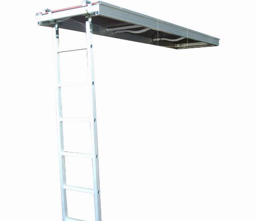 Stellingvloeren met luik en ladder